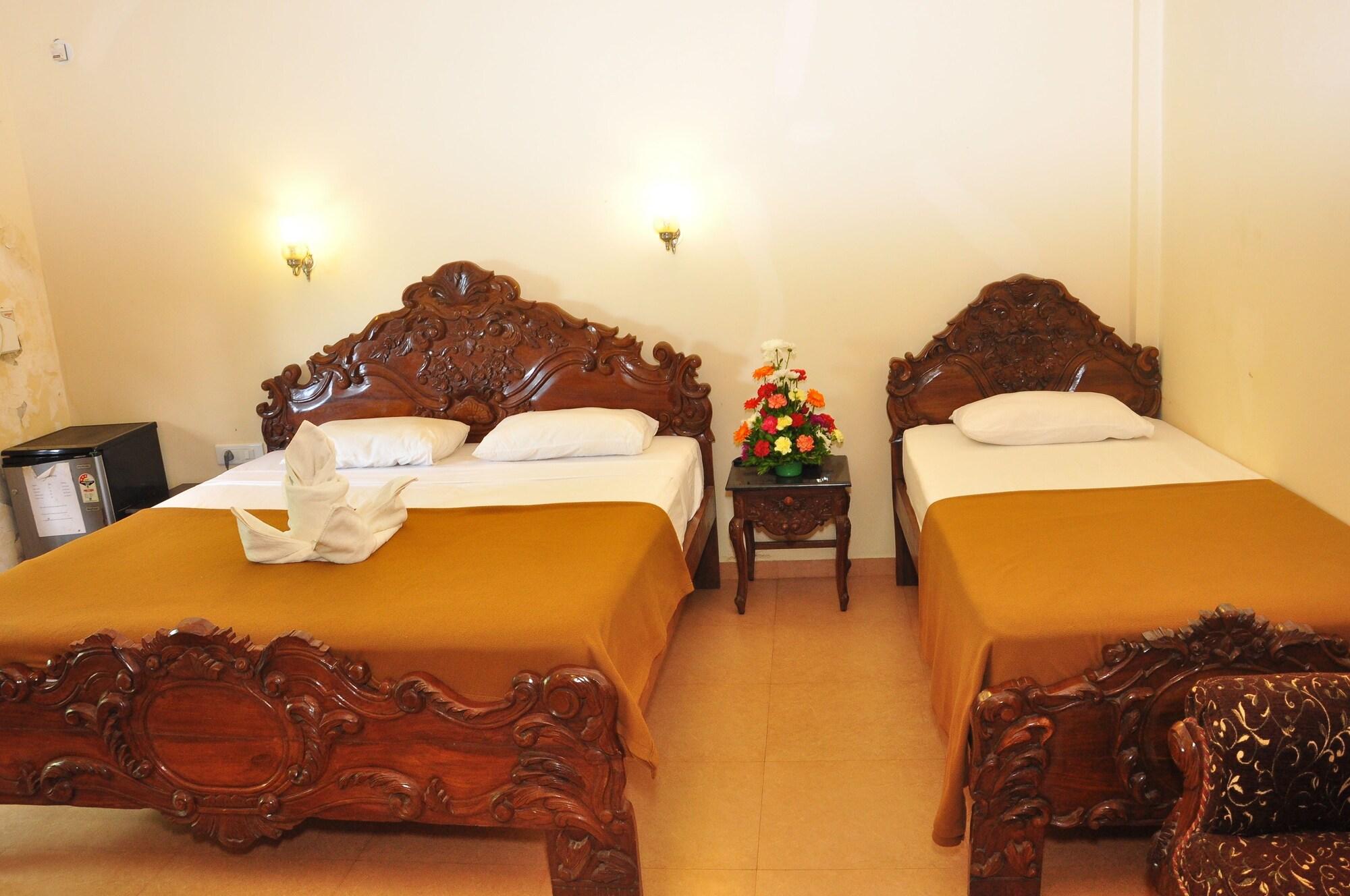 Mayflower Beach Resort By Casa Eternal Baga Bagian luar foto