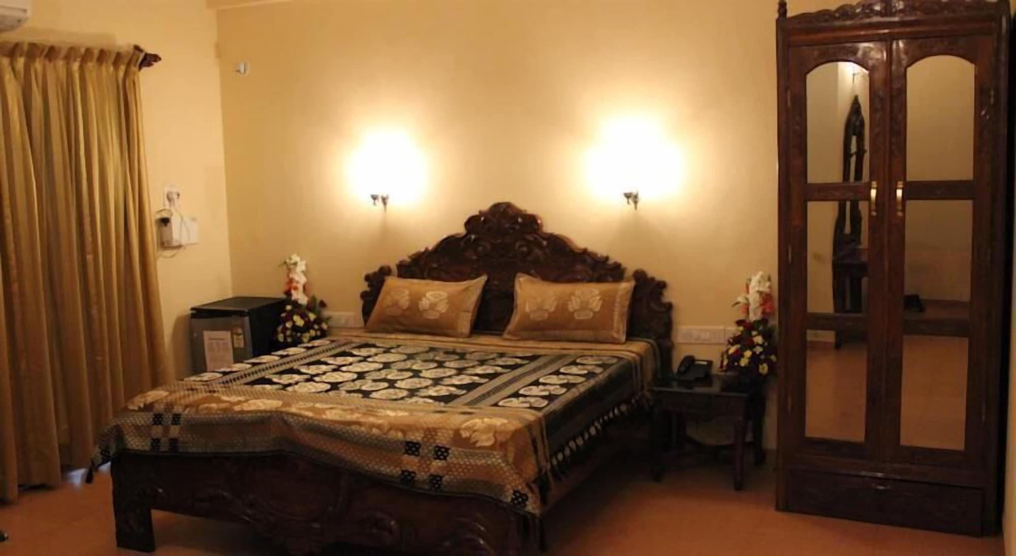 Mayflower Beach Resort By Casa Eternal Baga Bagian luar foto