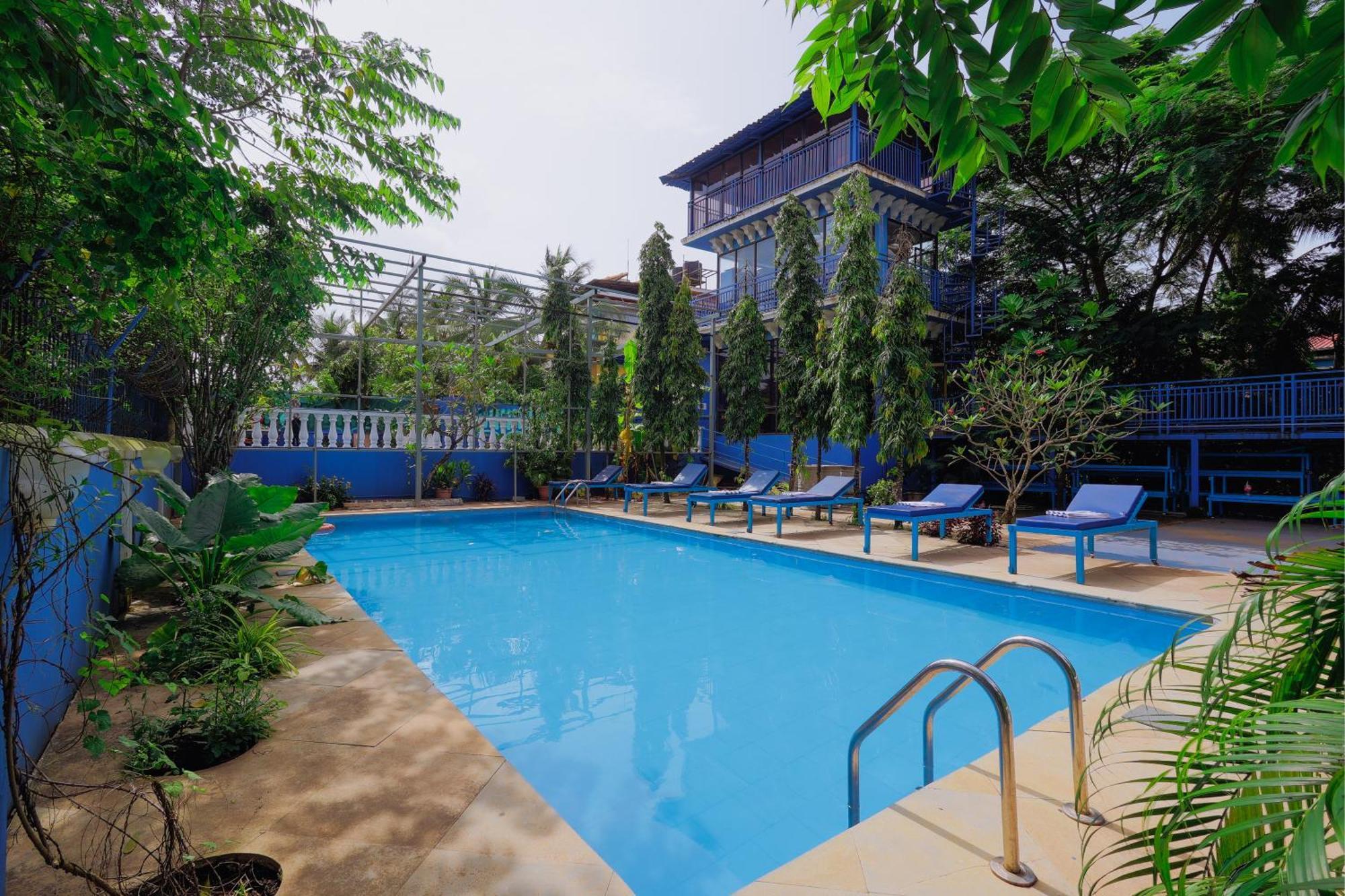 Mayflower Beach Resort By Casa Eternal Baga Bagian luar foto