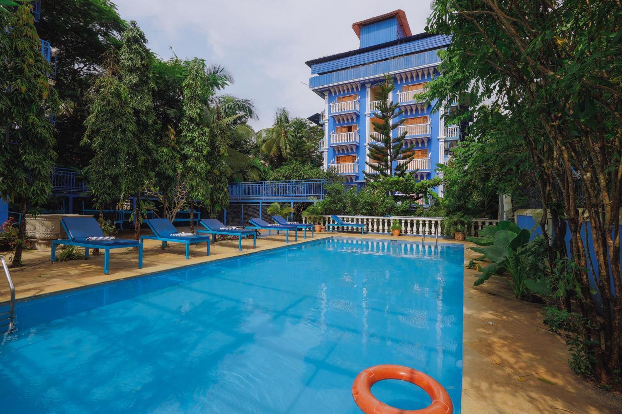 Mayflower Beach Resort By Casa Eternal Baga Bagian luar foto