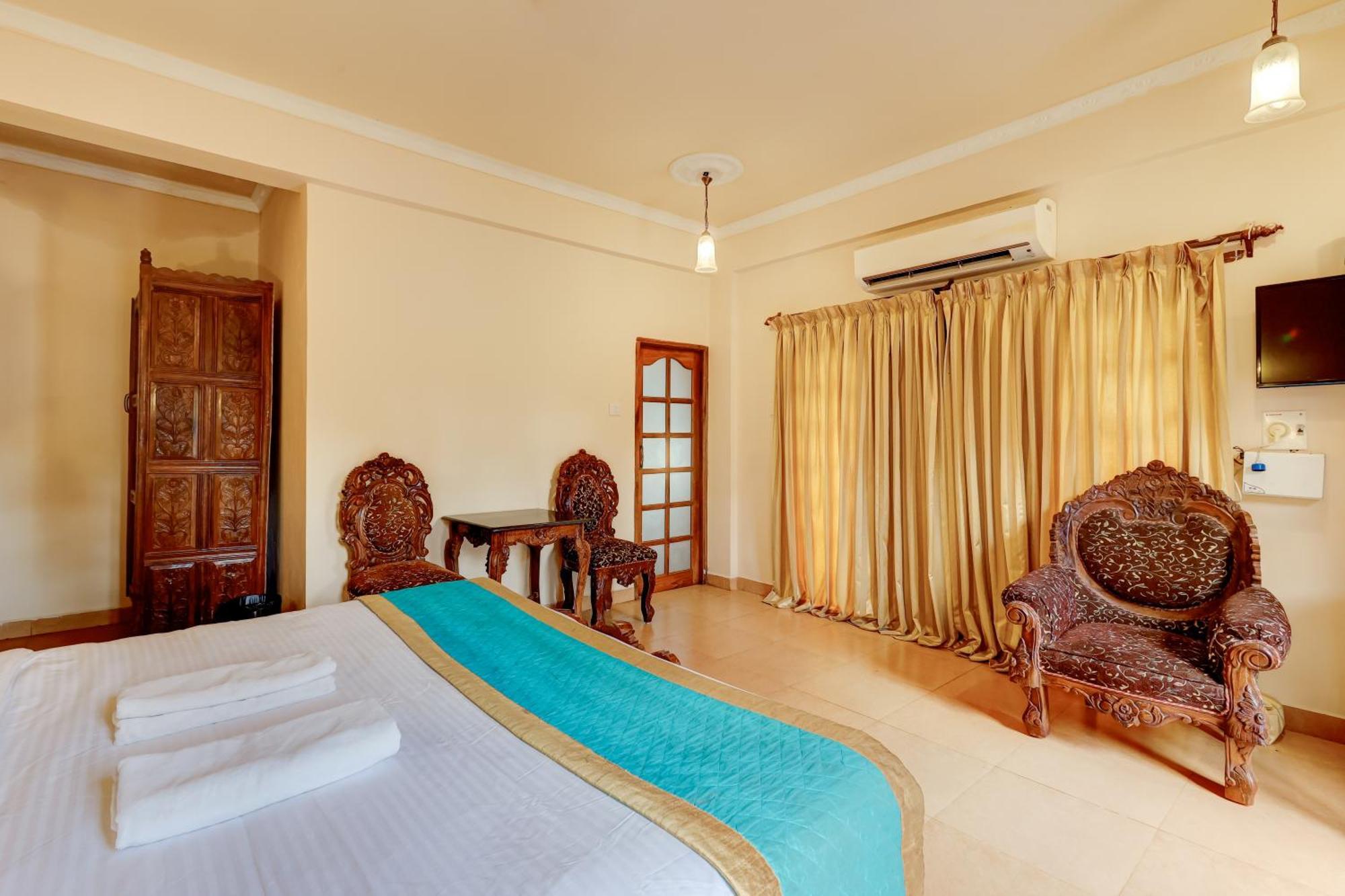 Mayflower Beach Resort By Casa Eternal Baga Bagian luar foto