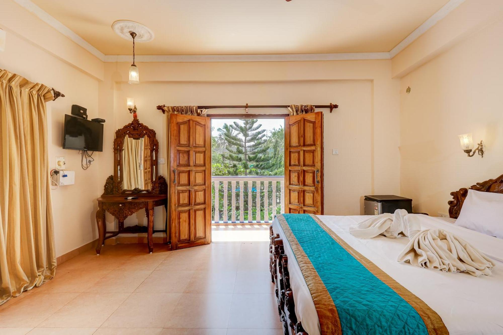 Mayflower Beach Resort By Casa Eternal Baga Bagian luar foto
