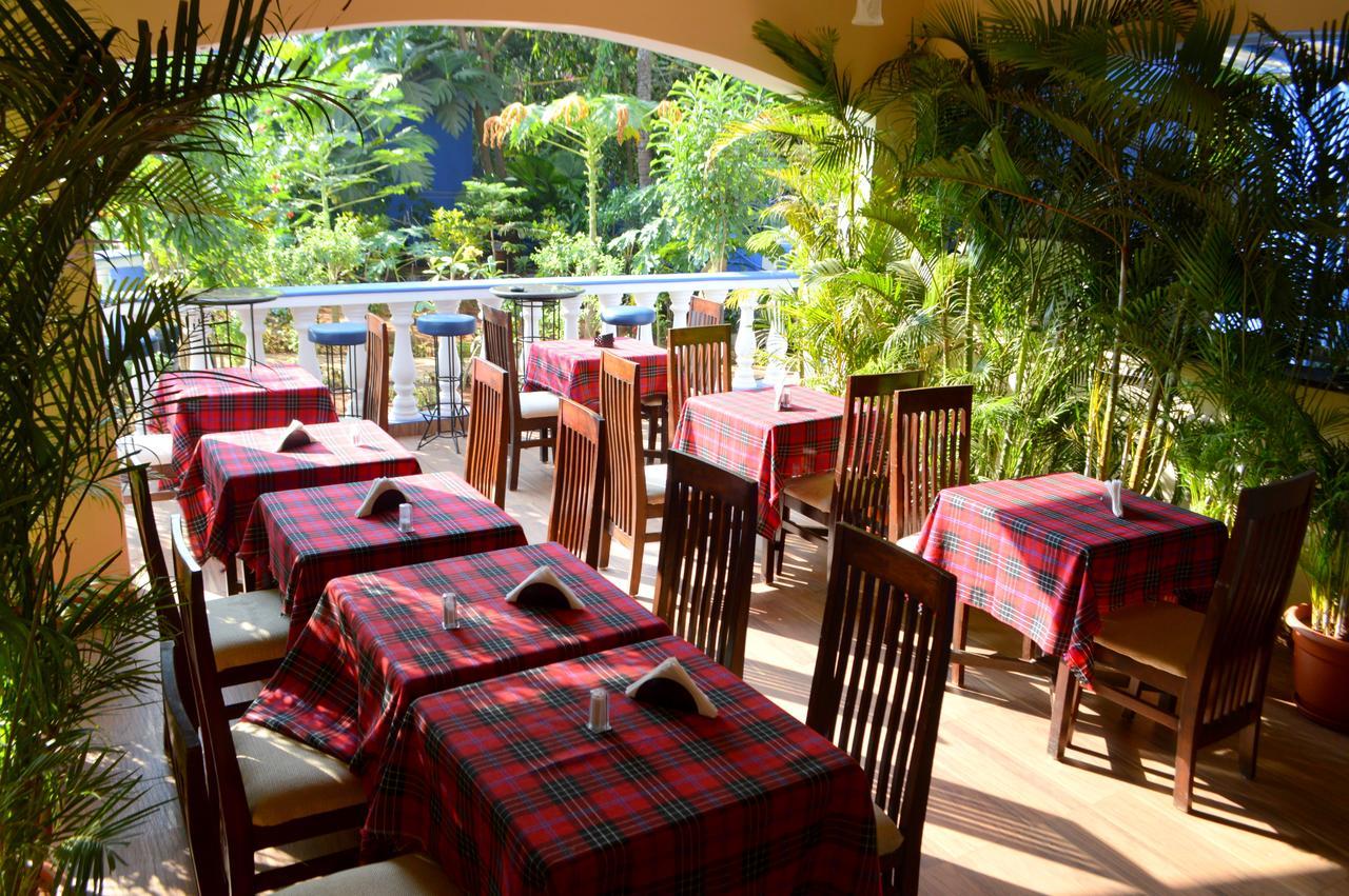 Mayflower Beach Resort By Casa Eternal Baga Bagian luar foto